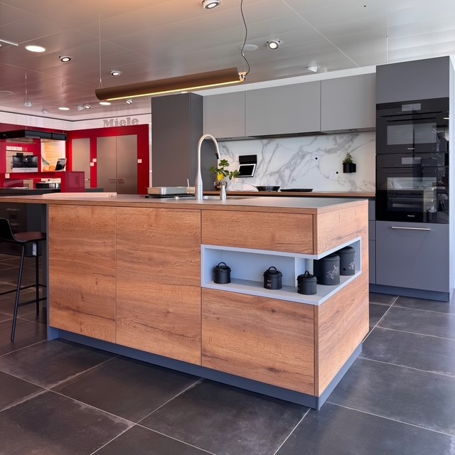 ✨ Cuisine d’exposition : plan de travail inox